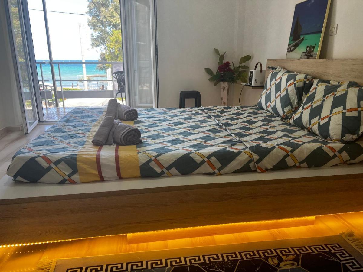 Seaview Room With Share Some Place Афины Экстерьер фото
